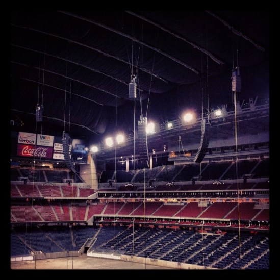 We flew 6 arrays in the stadium to see what it sounds with the new gear. Pretty amazing I must say.